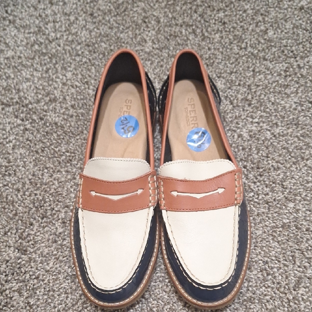 Sperry Cream, Pink, Tan Loafers Size 6.5 Womens